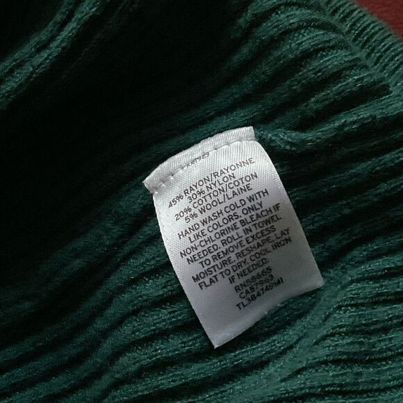 LEITH Cropped Crisscross knit top, long sleeves - Picture 3 of 5